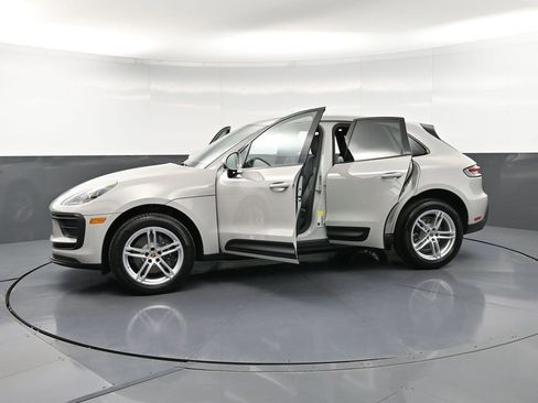 New 2026 Porsche Macan AWD/4WD image 36