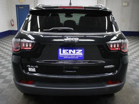 Used 2022 Jeep Compass Latitude w/ Sun and Sound Group AWD/4WD image 38