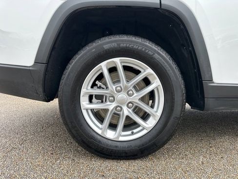 Certified 2024 Jeep Grand Cherokee L Laredo image 55