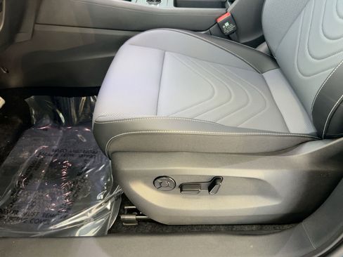 New 2026 Volkswagen Tiguan SE R-Line FWD image 14