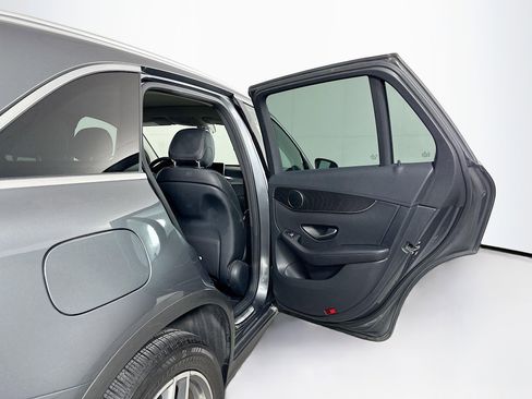 Used 2016 Mercedes-Benz GLC 300 4MATIC image 31