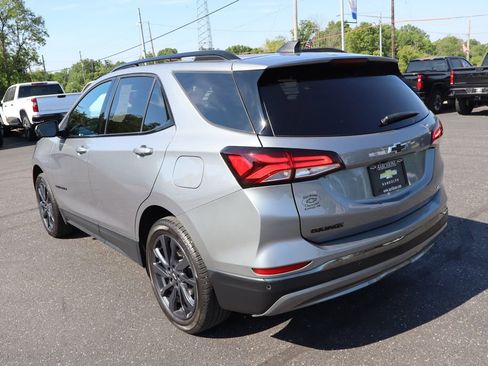 Used 2023 Chevrolet Equinox RS FWD image 3