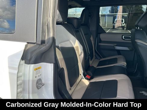 Used 2023 Ford Bronco Wildtrak image 28