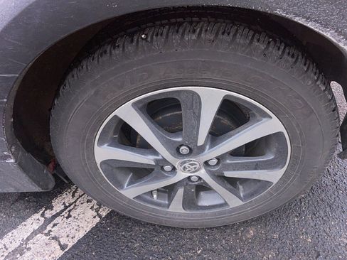 Used 2019 Toyota Prius C image 4