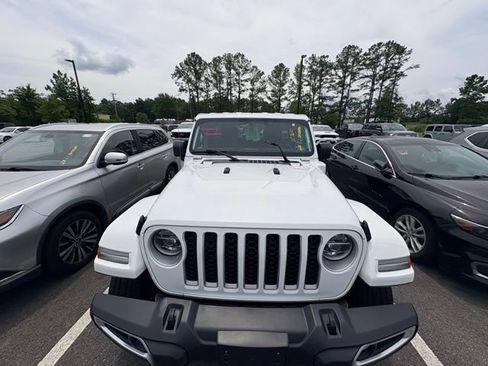 Used 2022 Jeep Wrangler Unlimited Sahara AWD/4WD image 15