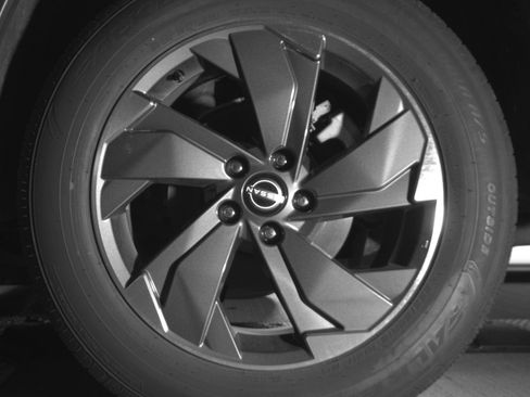 Used 2025 Nissan Rogue SV image 14