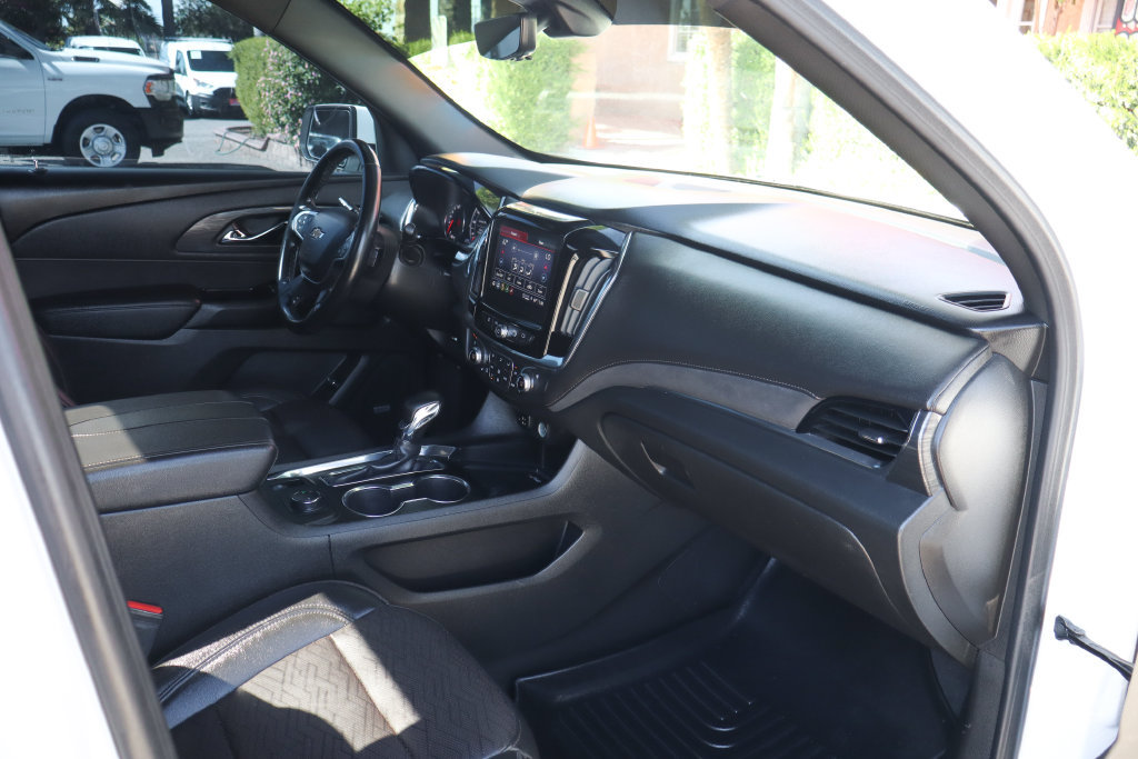 Used 2023 Chevrolet Traverse High Country FWD image 42