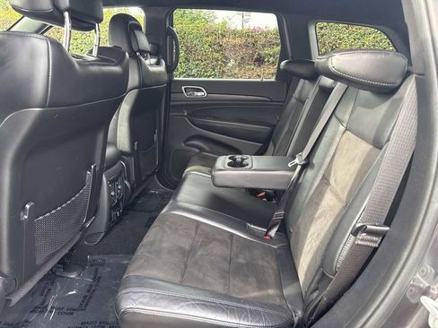 Used 2019 Jeep Grand Cherokee Altitude image 12