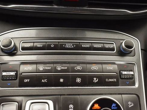 Used 2023 Hyundai Santa Fe SEL w/ Premium Package AWD/4WD image 35