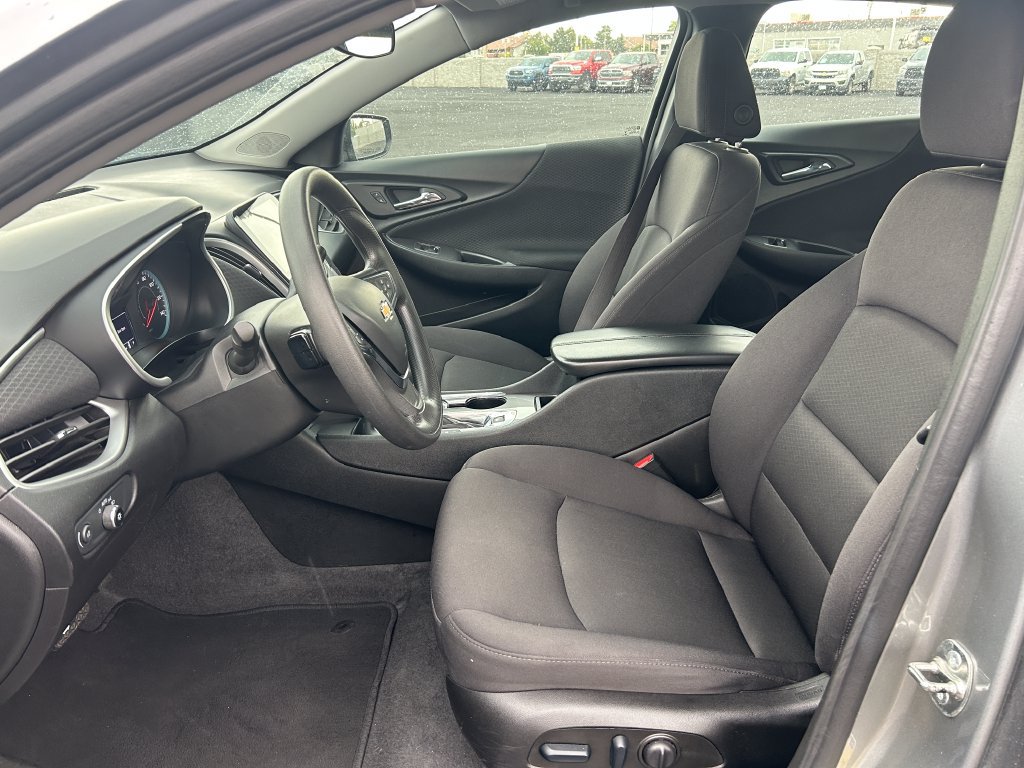 Used 2024 Chevrolet Malibu LT FWD image 23