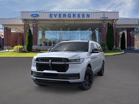 New 2026 Lincoln Navigator L Reserve AWD/4WD image 2