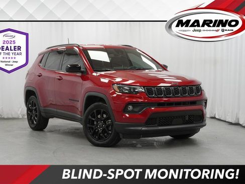 Used 2025 Jeep Compass Latitude w/ Altitude Special Edition AWD/4WD image 1