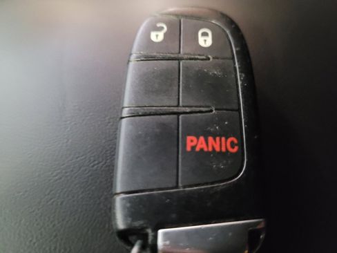 Used 2018 Jeep Grand Cherokee Laredo RWD image 32