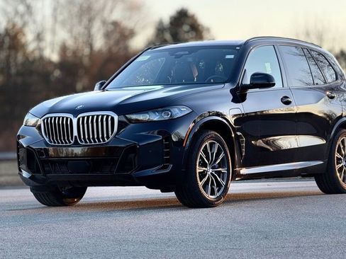 New 2026 BMW X5 xDrive50e image 1