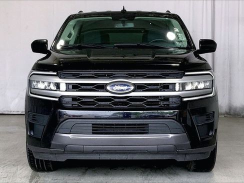 Used 2024 Ford Expedition Max XLT RWD image 3