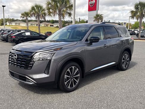 New 2026 Nissan Pathfinder Platinum w/ Cargo Package FWD image 8
