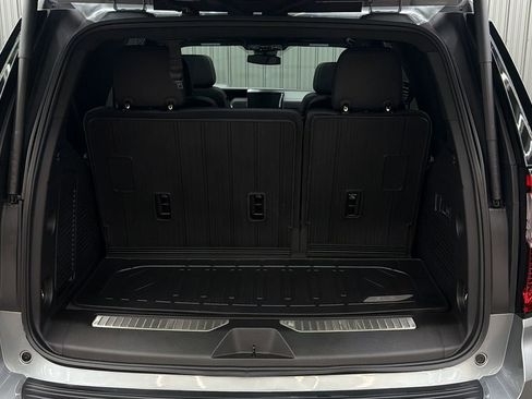 Used 2026 GMC Yukon Denali w/ Sun & Power Step Package AWD/4WD image 13