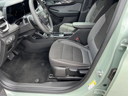 Used 2025 Chevrolet TrailBlazer LT FWD image 11