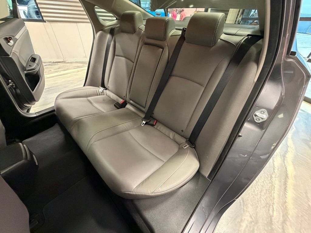 Used 2018 Honda Civic Touring image 6