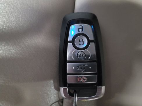 Used 2022 Ford Explorer XLT w/ Equipment Group 202A image 32