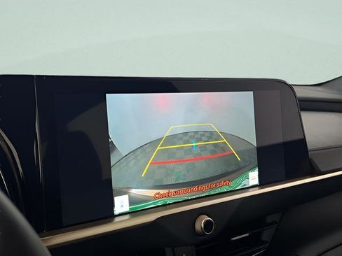 Used 2025 Toyota Crown Signia XLE image 20