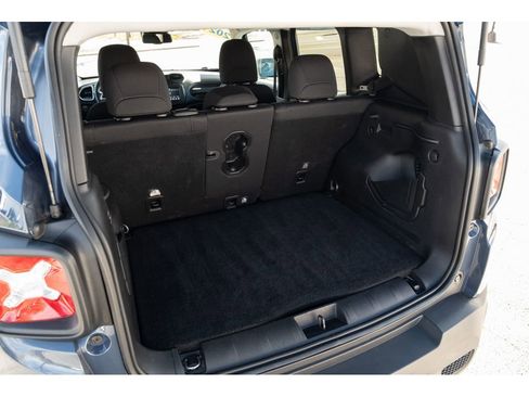 Used 2021 Jeep Renegade Latitude w/ Convenience Group image 31