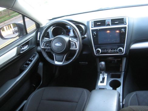 Used 2019 Subaru Legacy 2.5i Premium AWD/4WD image 11