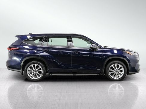 Used 2024 Toyota Highlander Limited AWD/4WD image 6