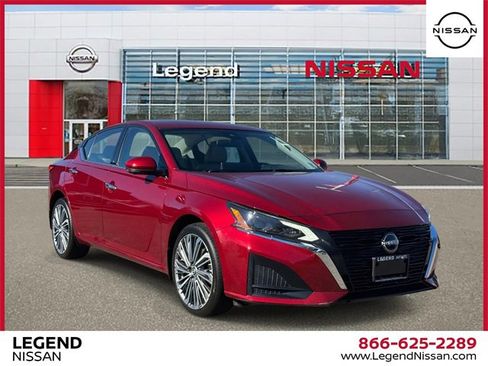 Certified 2023 Nissan Altima 2.5 SL image 1