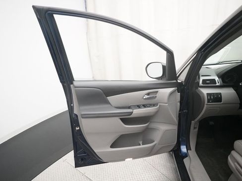 Used 2015 Honda Odyssey EX-L image 31