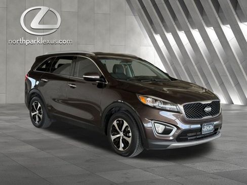 Used 2017 Kia Sorento EX FWD image 5