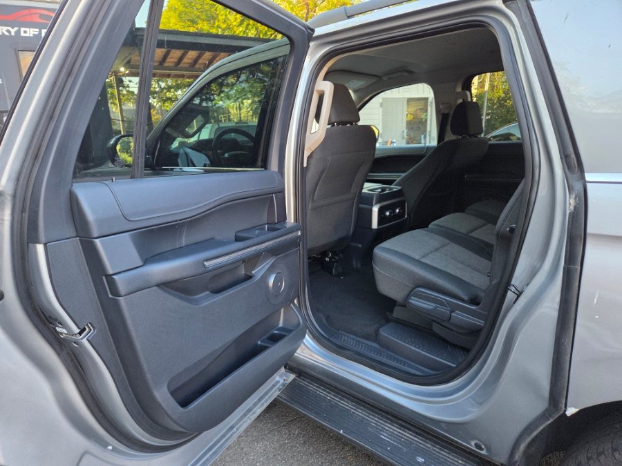 Used 2024 Ford Expedition Max XLT RWD image 8