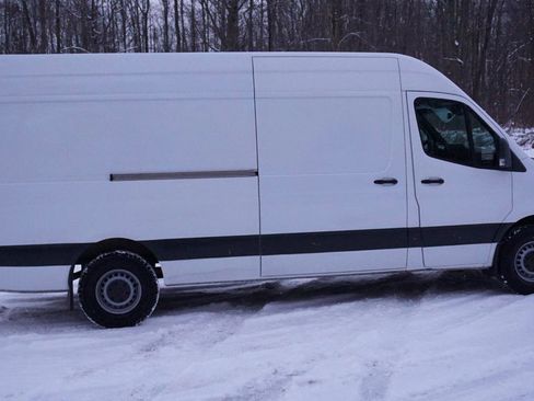 Used 2020 Mercedes-Benz Sprinter 2500 w/ Driver Convenience Package image 6