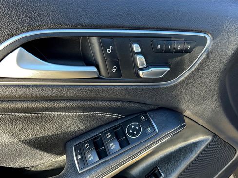 Used 2019 Mercedes-Benz GLA 250 4MATIC image 33