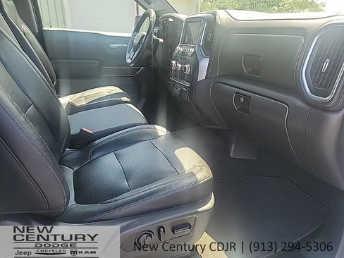 Used 2020 GMC Sierra 1500 SLT w/ Driver Alert Package II AWD/4WD image 19