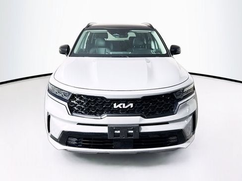Certified 2023 Kia Sorento SX AWD/4WD image 2