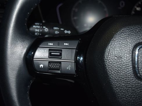 Used 2024 Honda Pilot EX-L image 9