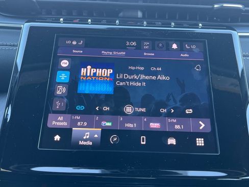 New 2025 Jeep Grand Cherokee Laredo image 8