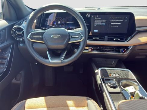 Used 2025 Chevrolet Equinox ACTIV w/ Safety and Technology Package image 15