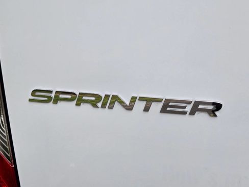 Used 2019 Mercedes-Benz Sprinter 144 image 24