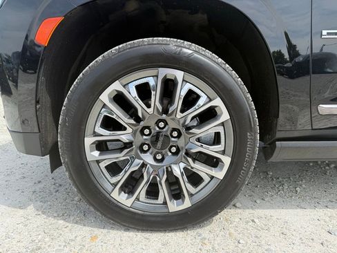 Used 2024 GMC Yukon Denali Ultimate AWD/4WD image 14
