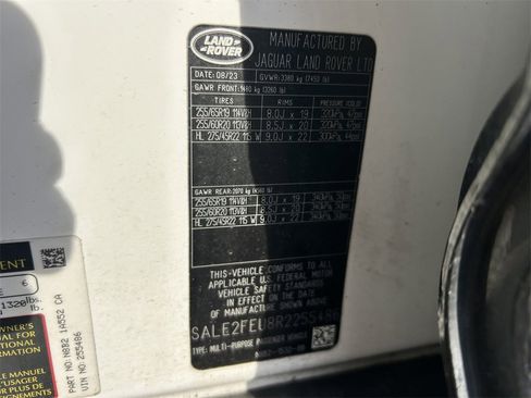 Used 2024 Land Rover Defender 130 X-Dynamic SE image 10