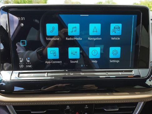Used 2024 Volkswagen Atlas Cross Sport SE FWD image 27
