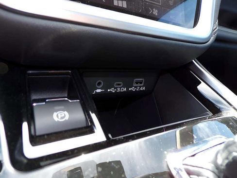 Certified 2025 Subaru Outback Limited image 19