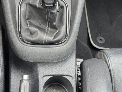 Used 2012 Volkswagen Golf R 4-Door image 24