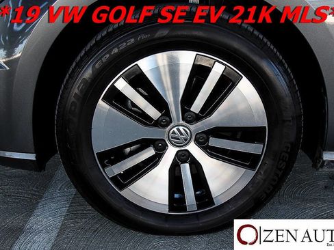 Used 2019 Volkswagen e-Golf SE w/ Driver Assistance Package image 46