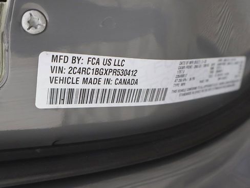 Used 2023 Chrysler Pacifica Touring-L FWD image 46