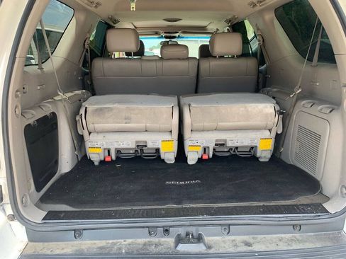 Used 2006 Toyota Sequoia SR5 RWD image 20