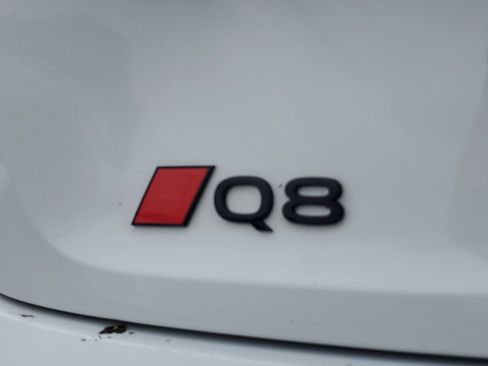 Used 2024 Audi Q8 e-tron Premium Plus AWD/4WD image 6
