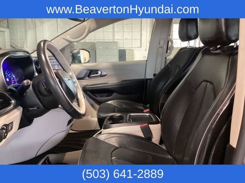 Used 2019 Chrysler Pacifica Limited w/ Advanced Safetytec Group image 12